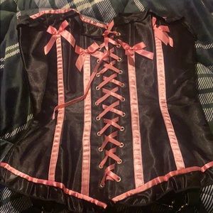Pink/black bustier Lace up front with clips n back